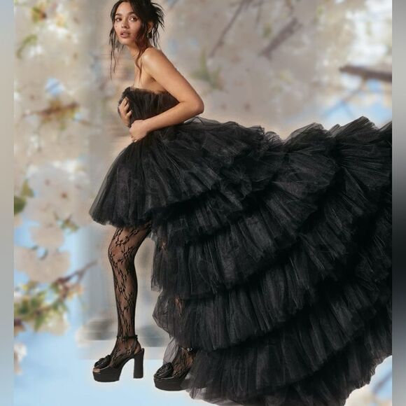 Anthropologie Morphine Fashion Strapless Tiered Tulle Asymmetric Gown/ size XS